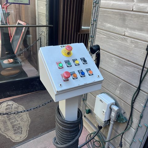 Controls, 27